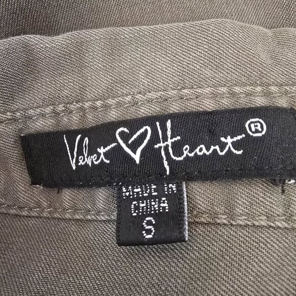 ARMY GREEN SHIRT DRESS RUFFLED HEM BUTTON FRONT COTTON SIZE SMALL VELVET HEART - Picture 6 of 6